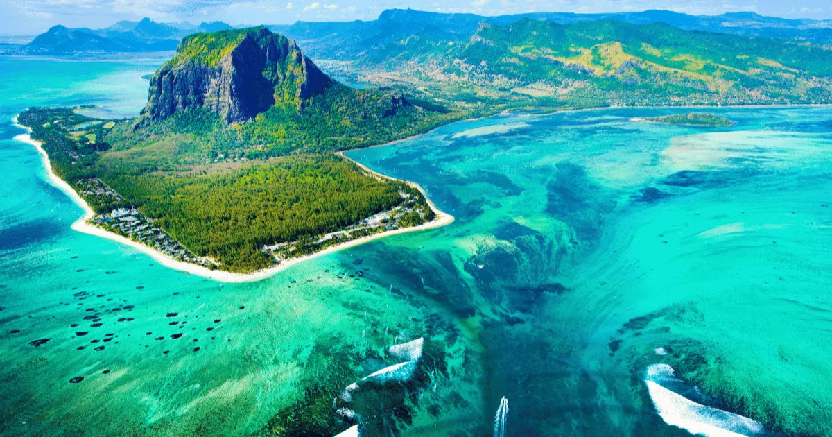 underwater waterfall 